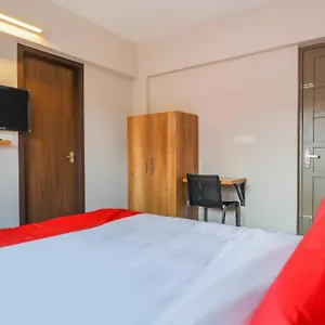 https://oyo-69052-crystal-residency.kerala-hotels.net
